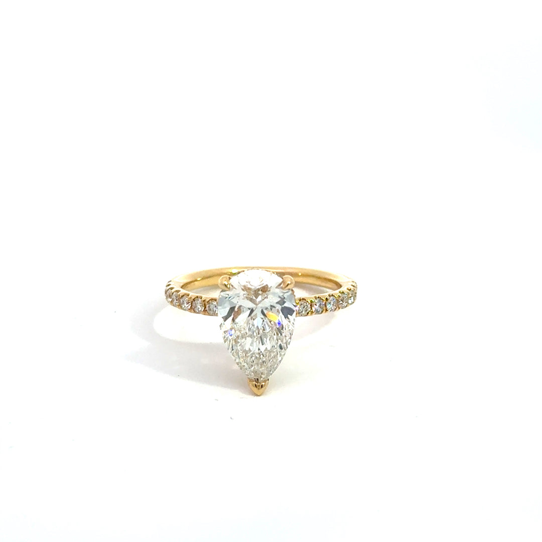 2.20 ct. IGI Certified Lab-grown Pear Shape Diamond Engagement Ring 14K White gold