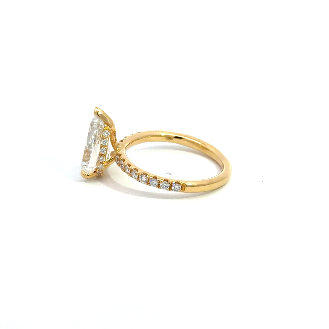2.20 ct. IGI Certified Lab-grown Pear Shape Diamond Engagement Ring 14K White gold