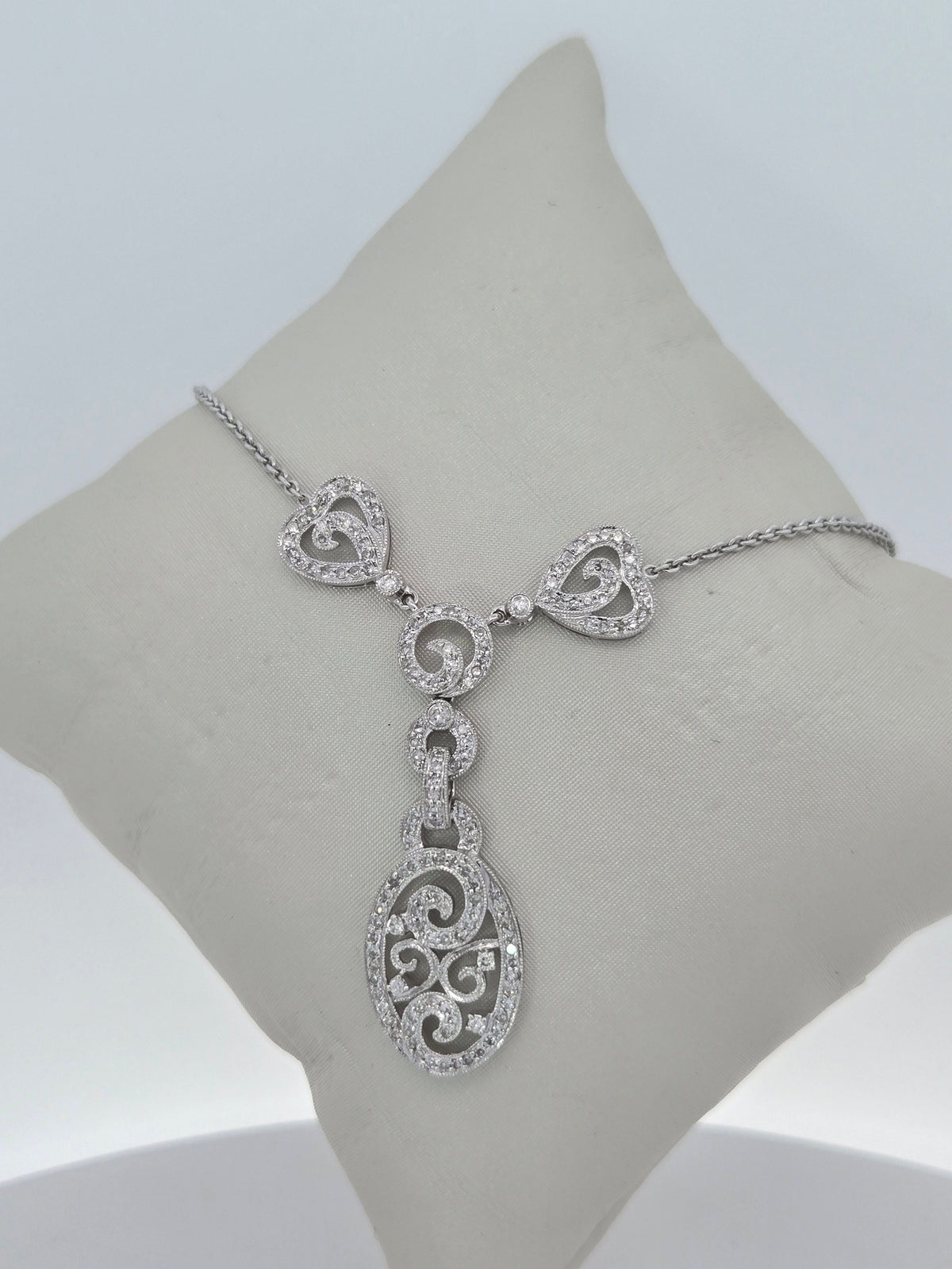 neck RD 1.40ct G/VS 18KW 7.70g