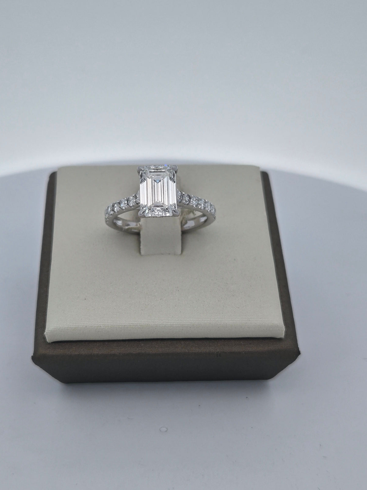 LAB ring EM DIA 2.85ct E-F/VS1 14KWG 3.5g size:7