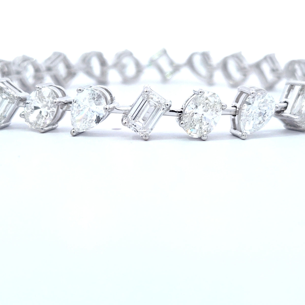 LAB brac MULTI DIA 19ct E-F/VS1 14KWY 15.9g