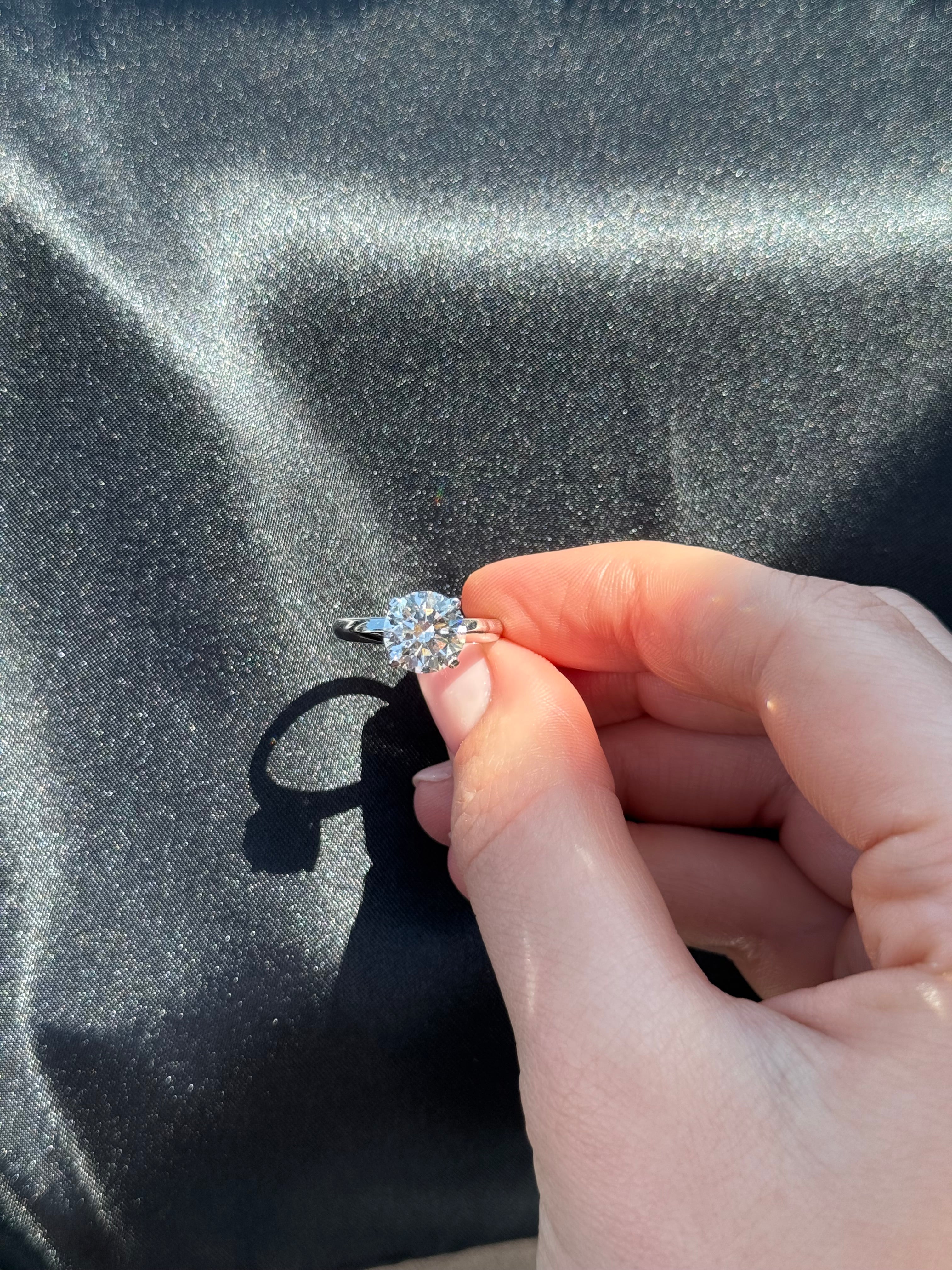 2.60 ct. Round IGI Certified Lab-grown Diamond Engagement Ring 14K White gold