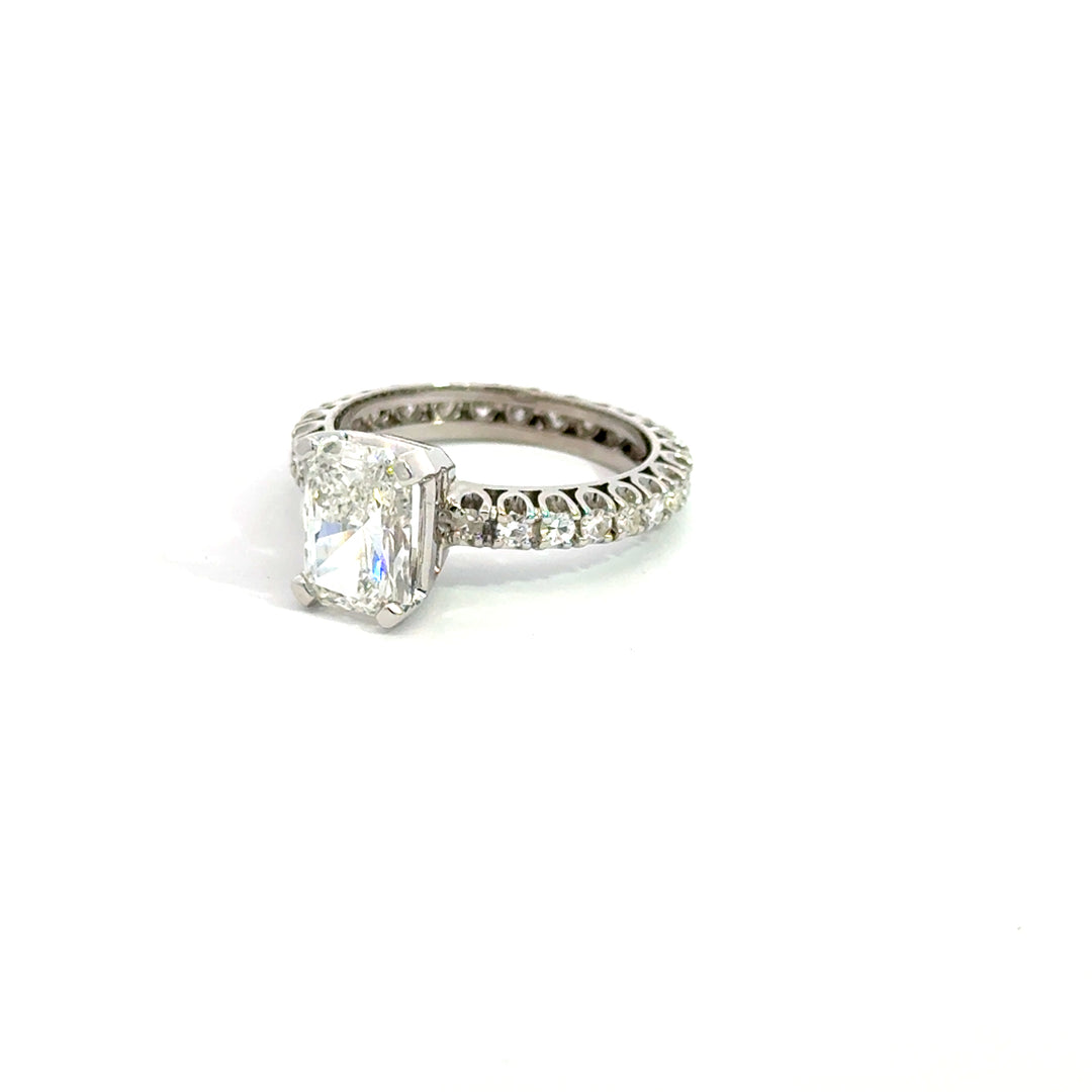 2.44 ct. IGI Certified Lab-grown Radiant Diamond Engagement Ring 14K White Gold