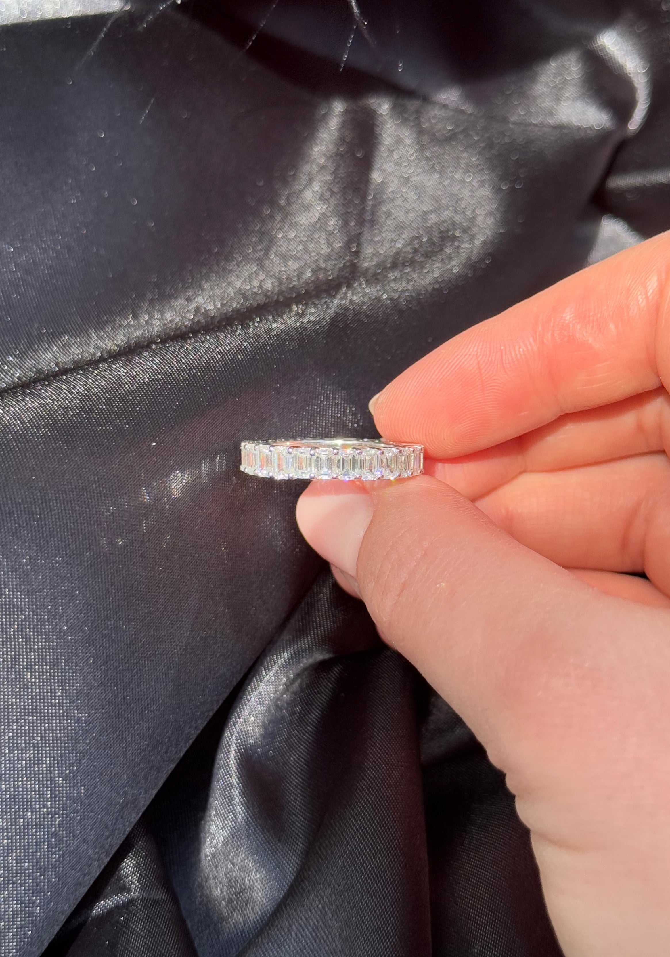 Elegant 4.19ct LAB Diamond Emerald Eternity Ring