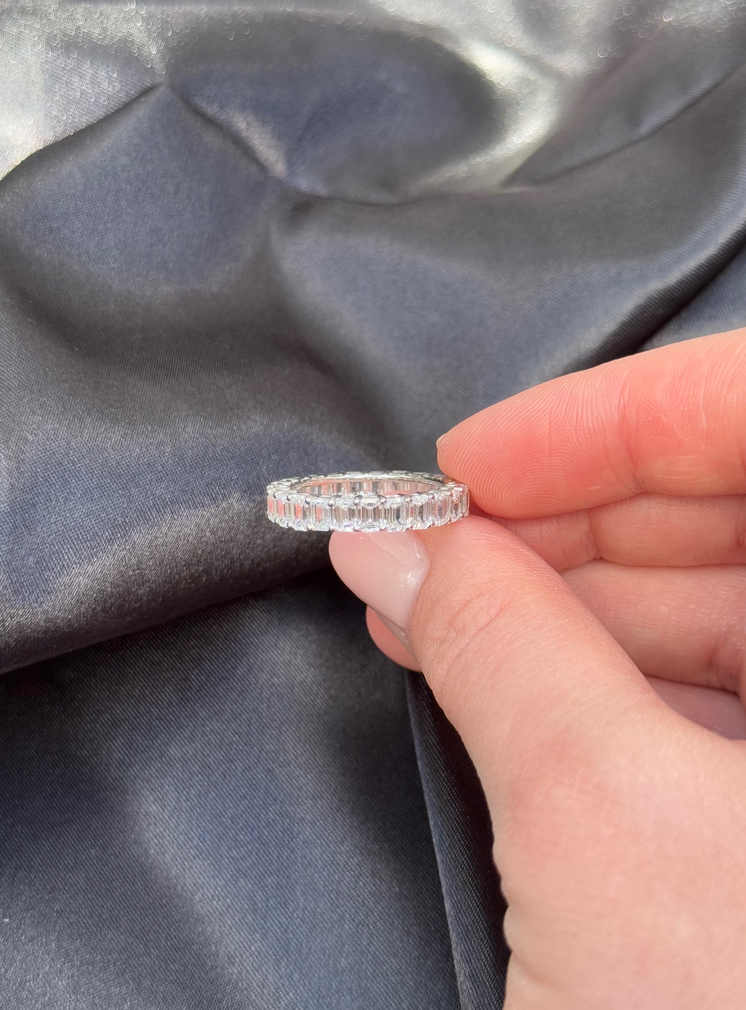 Elegant 4.19ct LAB Diamond Emerald Eternity Ring