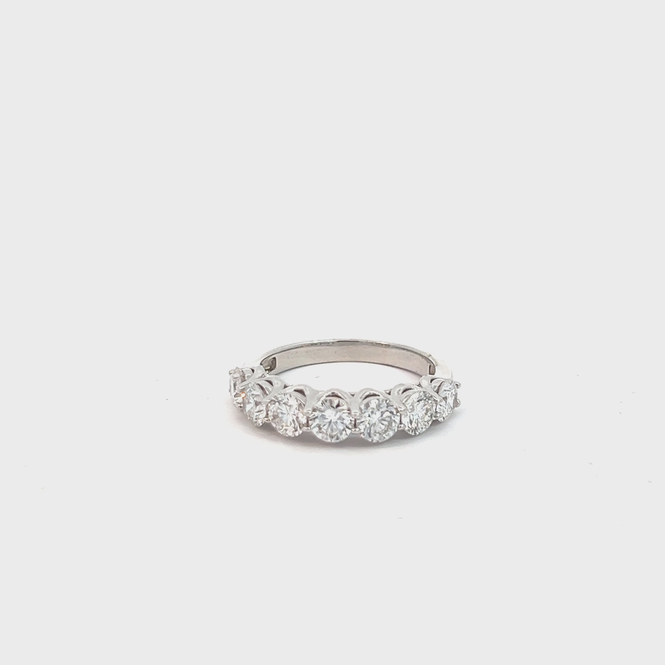 Elegant Round Diamond Ring Lab