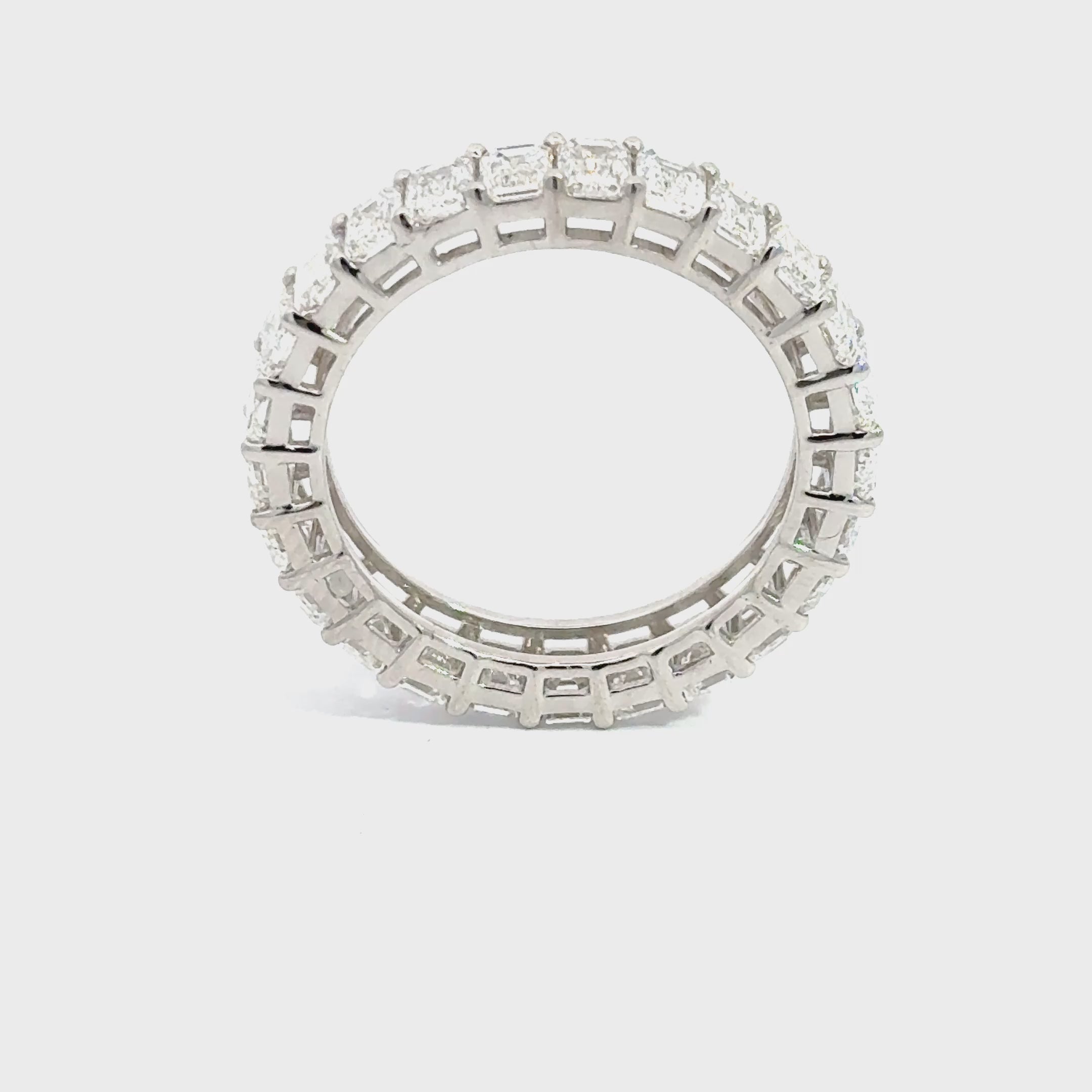 Elegant 4.19ct LAB Diamond Emerald Eternity Ring