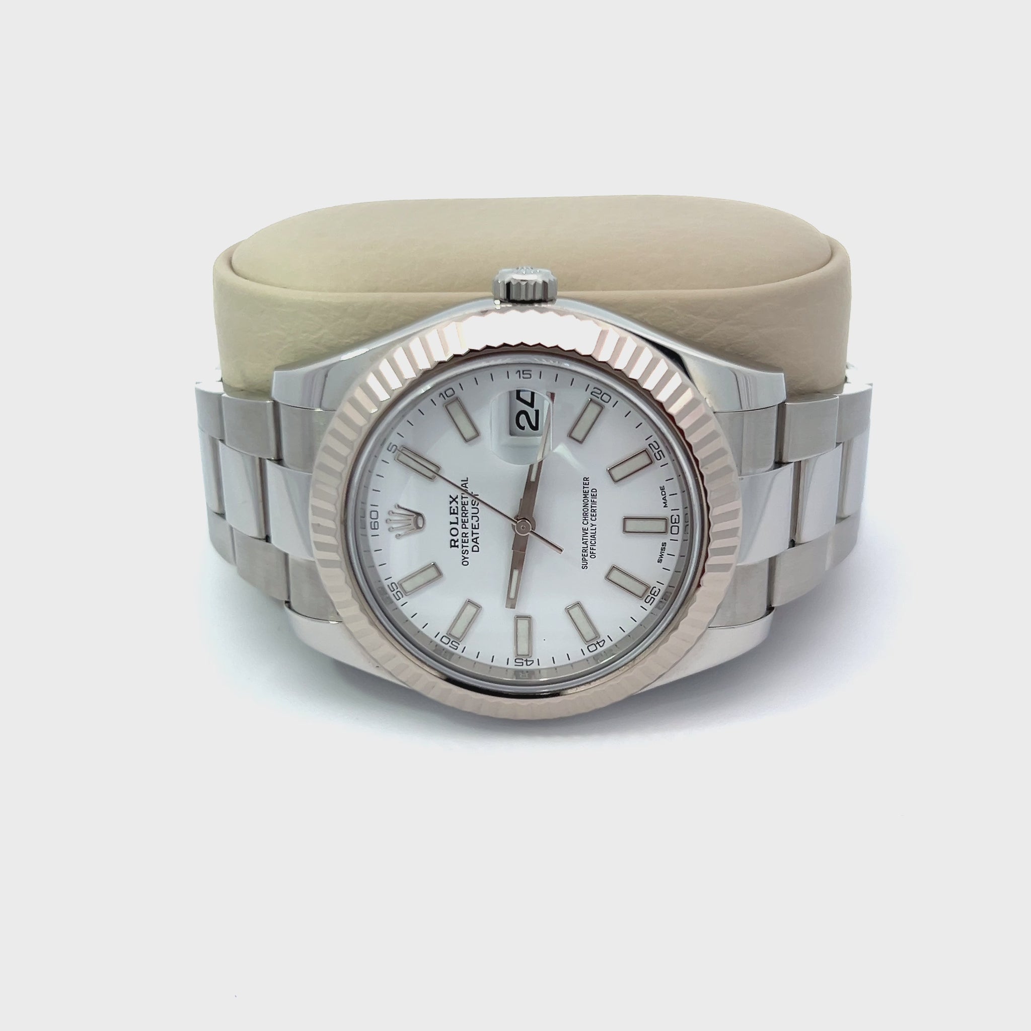 rolex white__2023-12-27-13-15-23.mp4