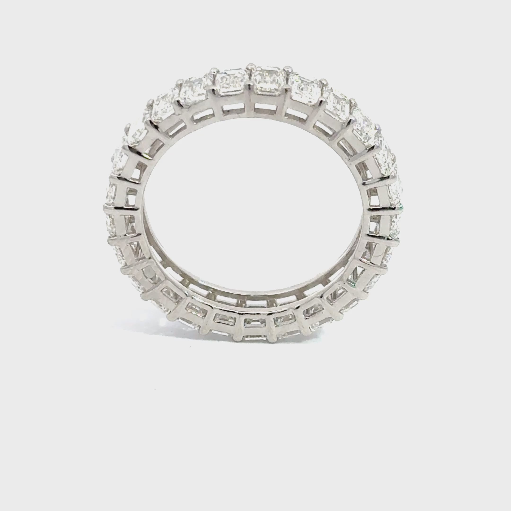 Elegant 4.19ct LAB Diamond Emerald Eternity Ring