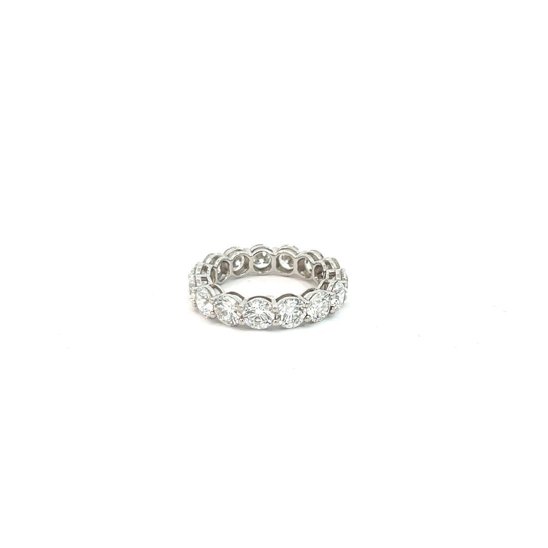 Lab Grown round Diamond eternity ring